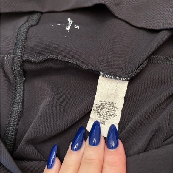 Dark Grey Cropped Leggings By Head Size S - Picture 5 of 8